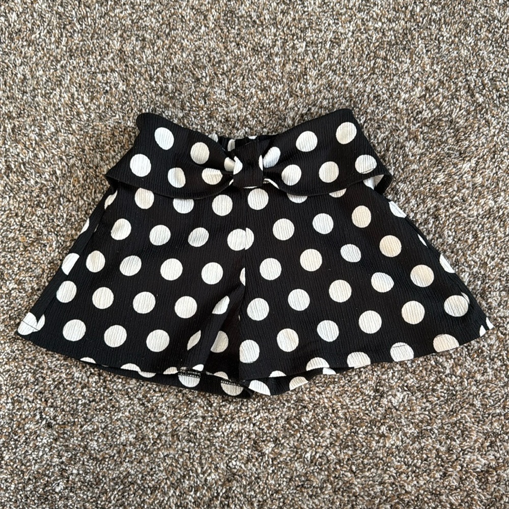 Zara Girls size 9 polkadot shorts